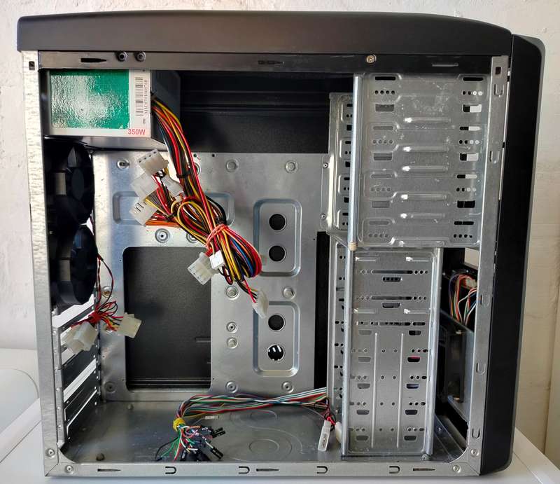 Tower Case with carry handle and 350W ATX power supply
