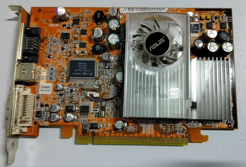 Asus ATI AMD Radeon X600 XT | PCI-E | 128MB | DVI & S-Video | Has artifacts on display