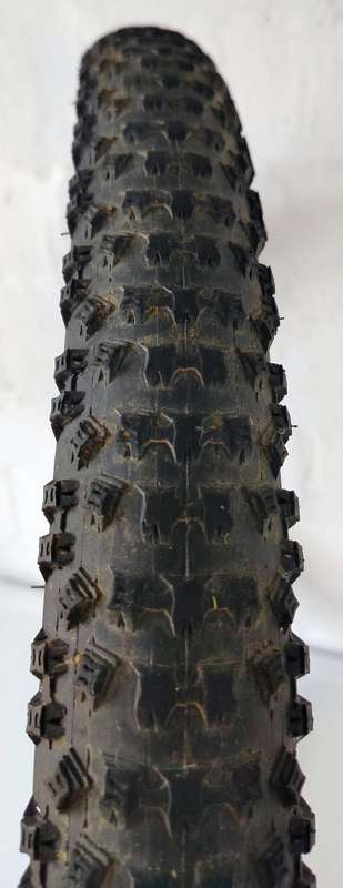 Bicycle tyres and tubes | 29er MTB | Kenda Slant Six 2.2 & Chaoyang Rock Wolf 2.35