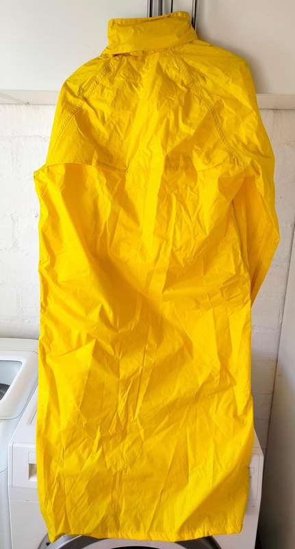 Jonsson yellow raincoat with hood