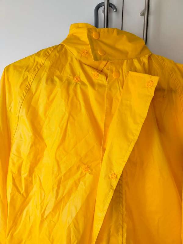 Jonsson yellow raincoat with hood