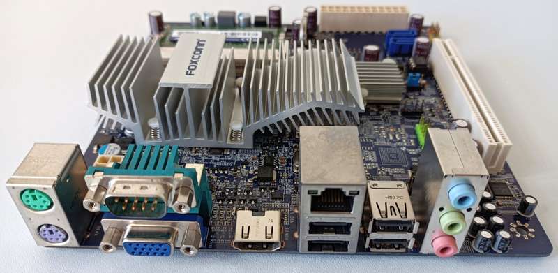 Foxconn Motherboard + Intel D2550 2C/4T CPU + 2GB DDR3 RAM