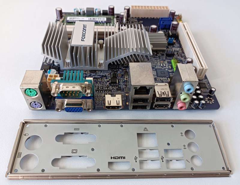 Foxconn Motherboard + Intel D2550 2C/4T CPU + 2GB DDR3 RAM