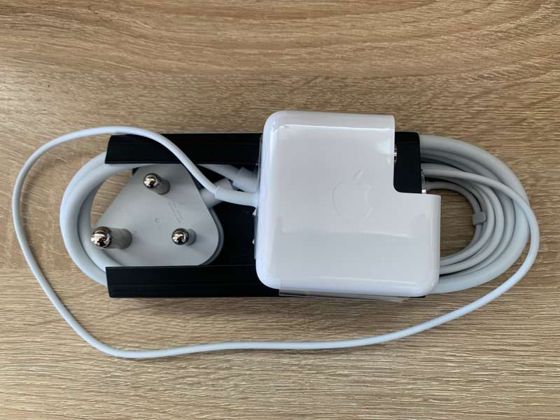 Amazing Offer MacBook Air (13-inch, 2017) Low Battery Cycle | Brand New Original Apple Charger