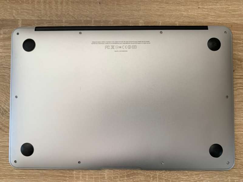 APPLE MACBOOK AIR A1370  13" LATE 2010 - PLEASE READ !!