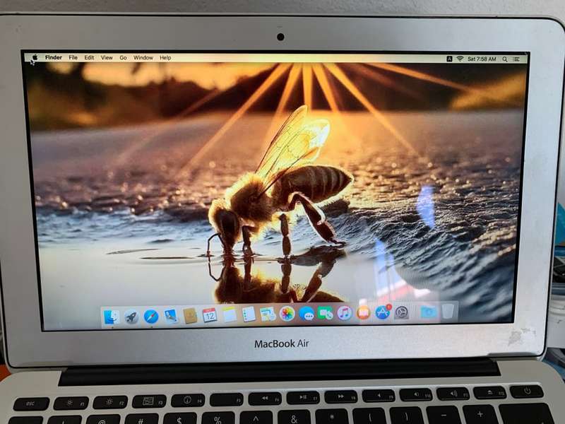 APPLE MACBOOK AIR A1370  13" LATE 2010 - PLEASE READ !!