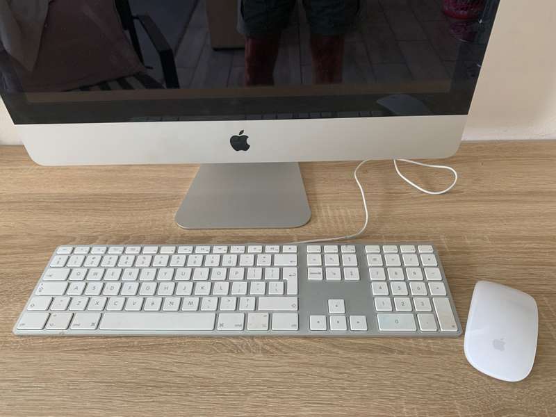 Apple iMac 21.5" (Mid 2011) |  Quad Core  Intel i5 | 8GB RAM | SSD 240GB | EXCELLENT CONDITION
