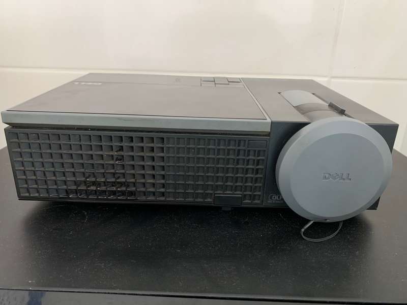 Dell 1610HD Standard Series HD Ready (1280 x 800) Projector PLEASE READ !!