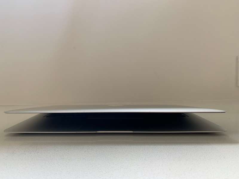 Amazing Offer MacBook Air (13-inch, 2015) PRISTINE CONDITION