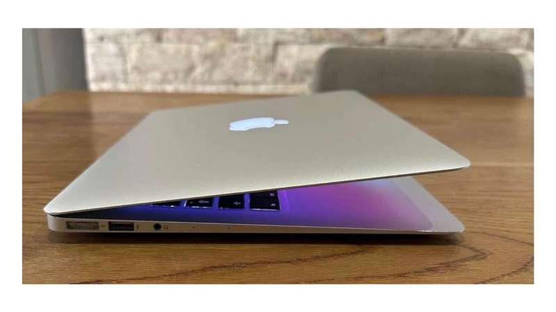 IMMACULATE MacBook Air 13 inch EARLY 2015 1.6GHz, INTEL i5 8GB RAM 256GB SSD | PRISTINE CONDITION