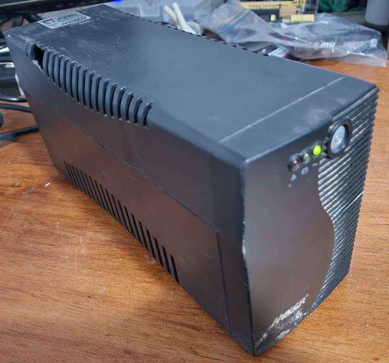 Mecer 850VA UPS