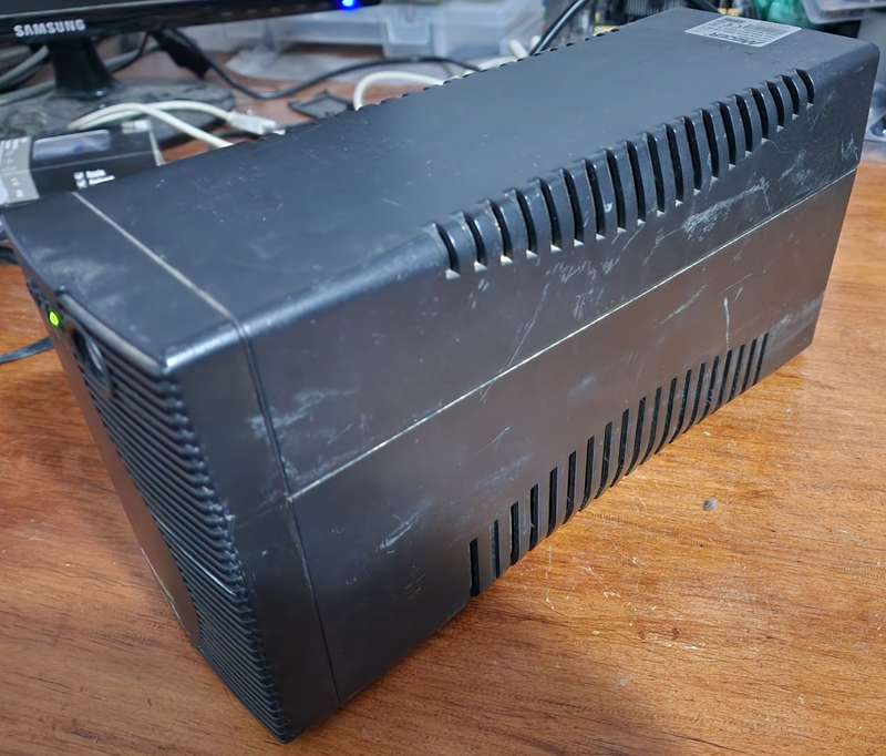 Mecer 850VA UPS