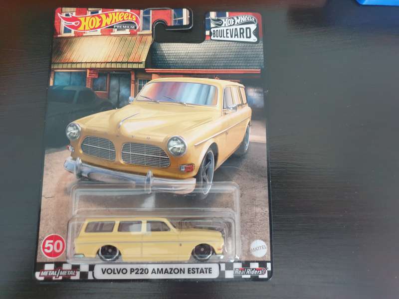 Hot Wheels Boulevard #50 Volvo P220 Amazon Estate