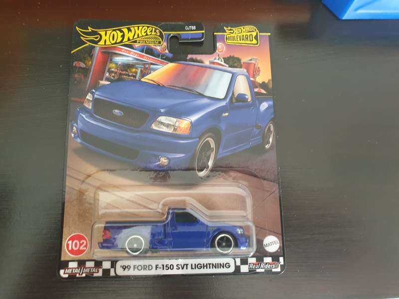 Hot Wheels Boulevard #102 '99 Ford F150 SVT Lightning