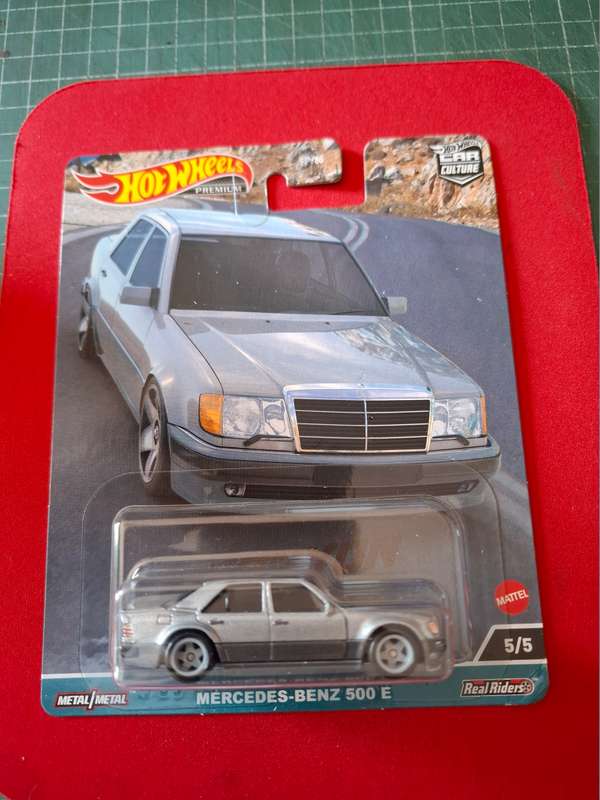 Hot Wheels Premium Canyon Warriors Mercedes-Benz 500 E
