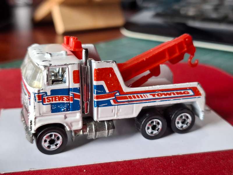 Hot Wheels Vintage 1983 Rig Wrecker Steve's Towing Tow Truck