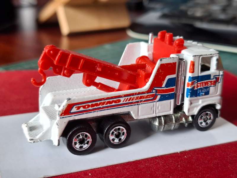 Hot Wheels Vintage 1983 Rig Wrecker Steve's Towing Tow Truck