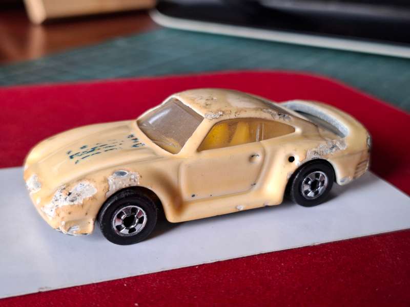 Hot Wheels Porsche 959 Colour Changer (1987)
