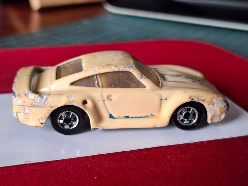 Hot Wheels Porsche 959 Colour Changer (1987)