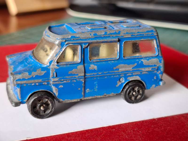 Corgi Juniors Vintage Ford Transit Caravan (Martin Walter)