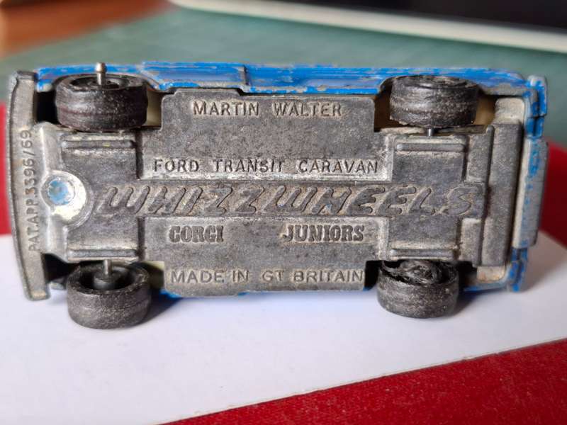 Corgi Juniors Vintage Ford Transit Caravan (Martin Walter)