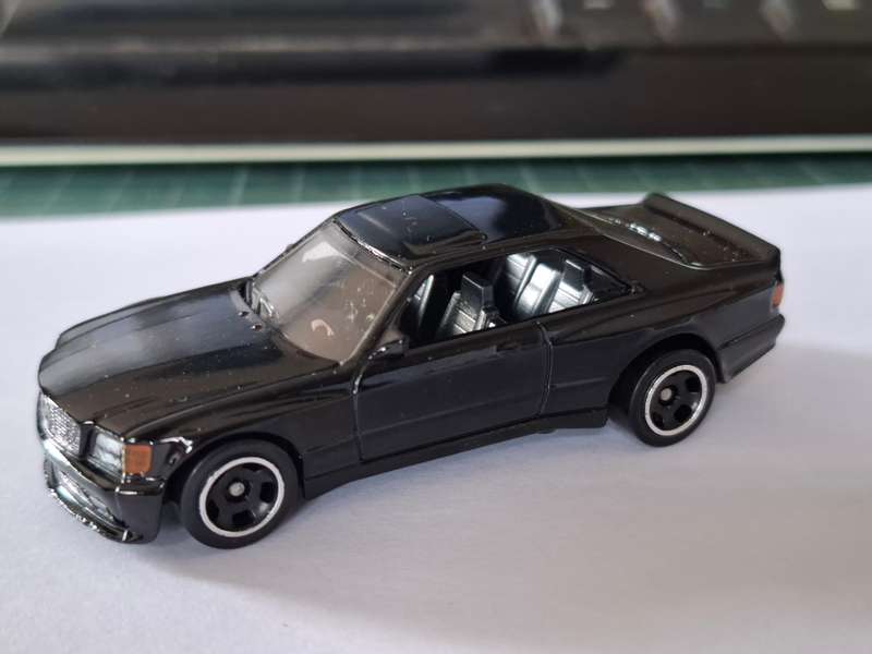 Hot Wheels 1989 Merc Benz 560 SEC AMG