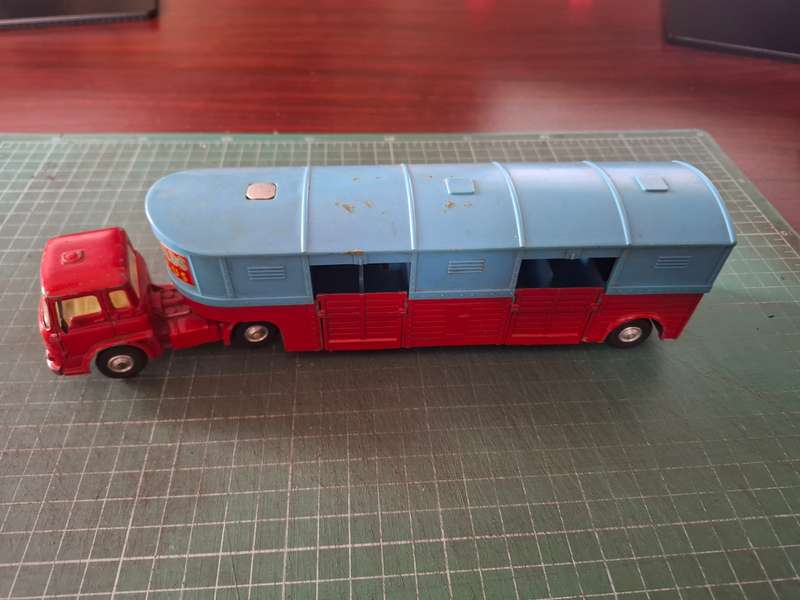 CORGI TOYS #1130 CHIPPERFIELDS CIRCUS HORSE TRANSPORTER