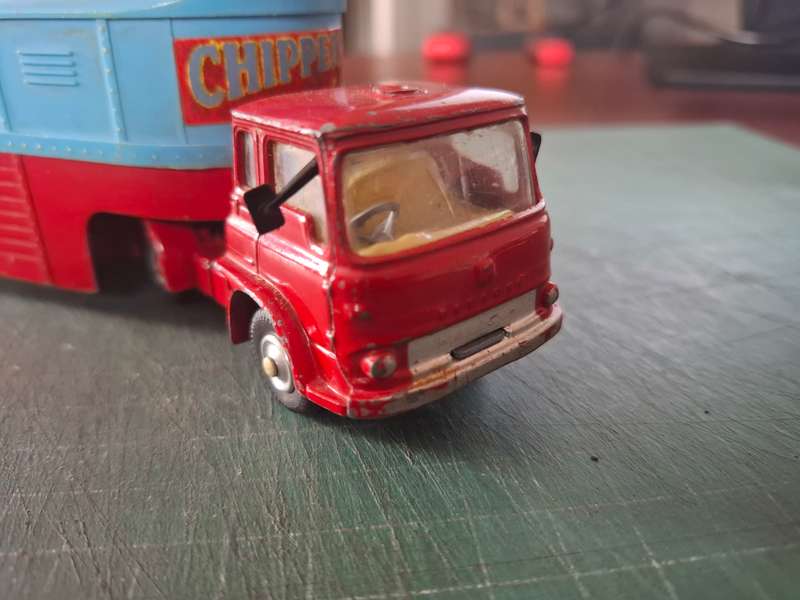 CORGI TOYS #1130 CHIPPERFIELDS CIRCUS HORSE TRANSPORTER