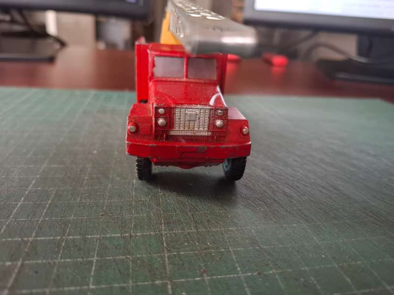 Corgi Toys Giftset 12 Chipperfields Circus Crane Truck and Cage Loose