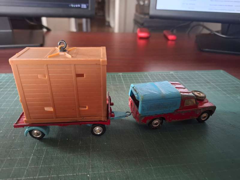 Corgi Toys Giftset 19 Chipperfields Landrover & Elephant Cage Loose