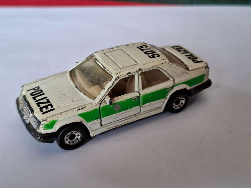 Vintage Matchbox MB58 Mercedes Benz 300E Polizei