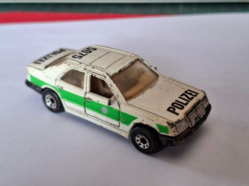 Vintage Matchbox MB58 Mercedes Benz 300E Polizei