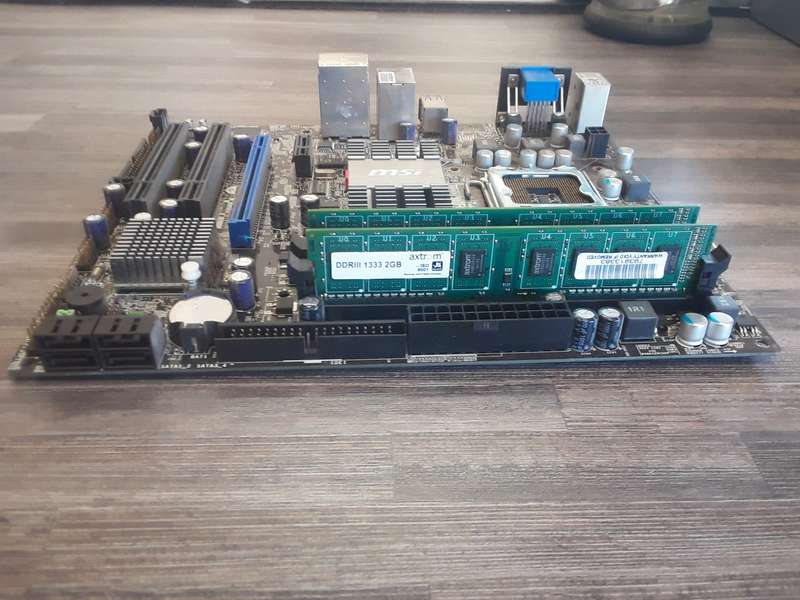 MSI - G41M-P33 MS-7592 ver 3.0 - Motherboard 100% Working  With 2 x DDR111 2GB RAM