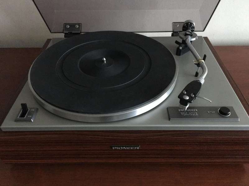 Pioneer ES-2000/M Belt Drive Turntable