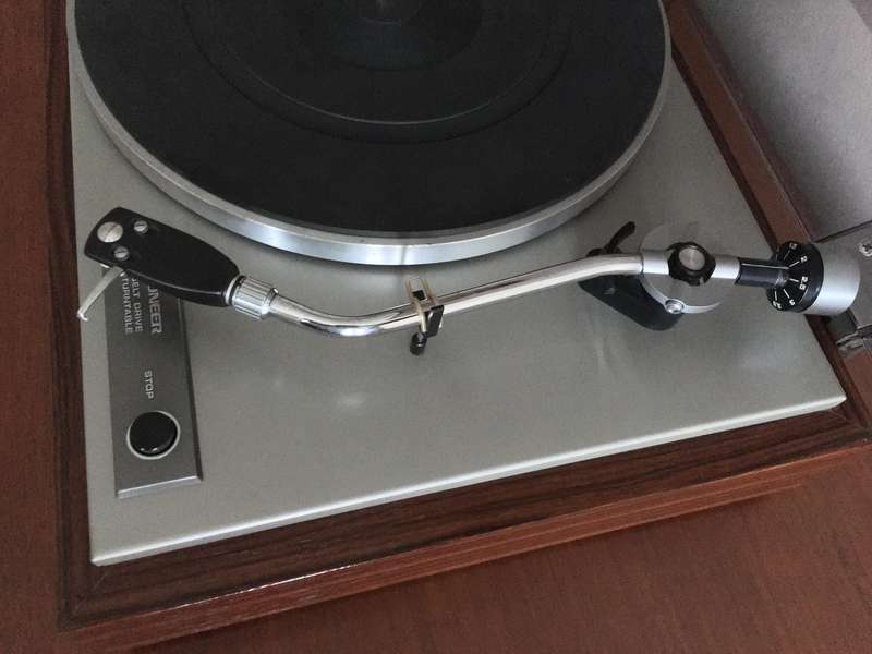Pioneer ES-2000/M Belt Drive Turntable