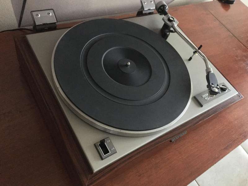 Pioneer ES-2000/M Belt Drive Turntable