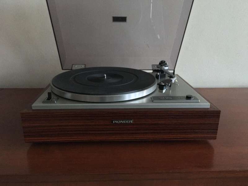 Pioneer ES-2000/M Belt Drive Turntable