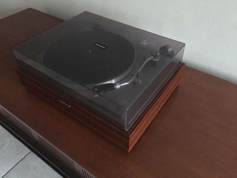 Pioneer ES-2000/M Belt Drive Turntable