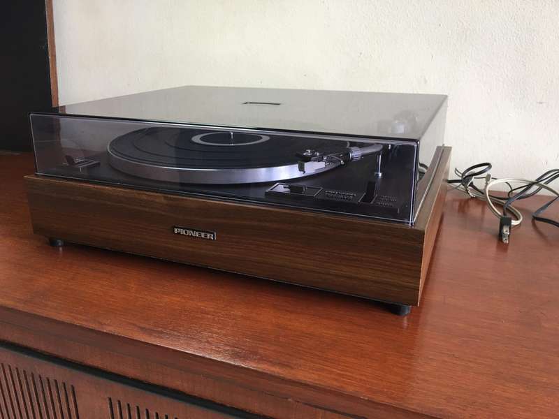 Pioneer PL12e Turntable