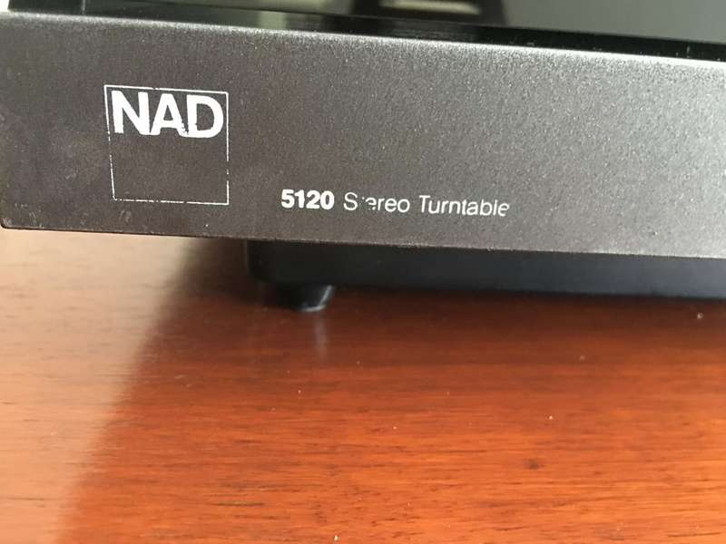 NAD 5120 Turntable