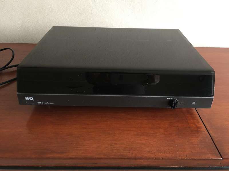 NAD 5120 Turntable
