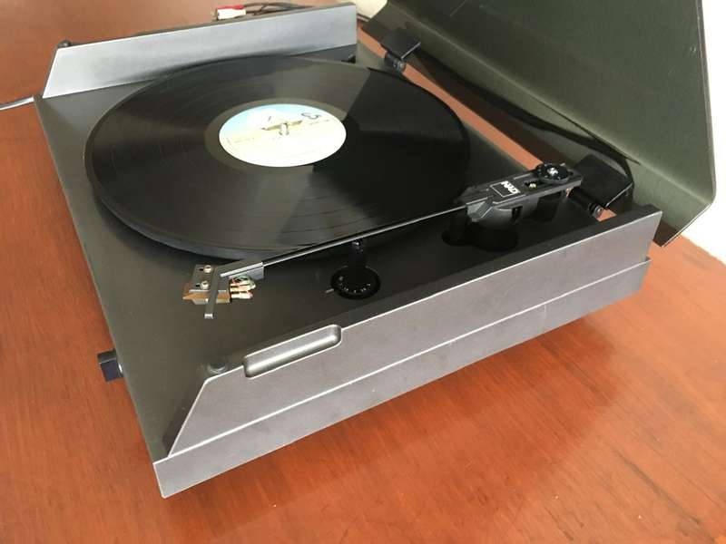 NAD 5120 Turntable