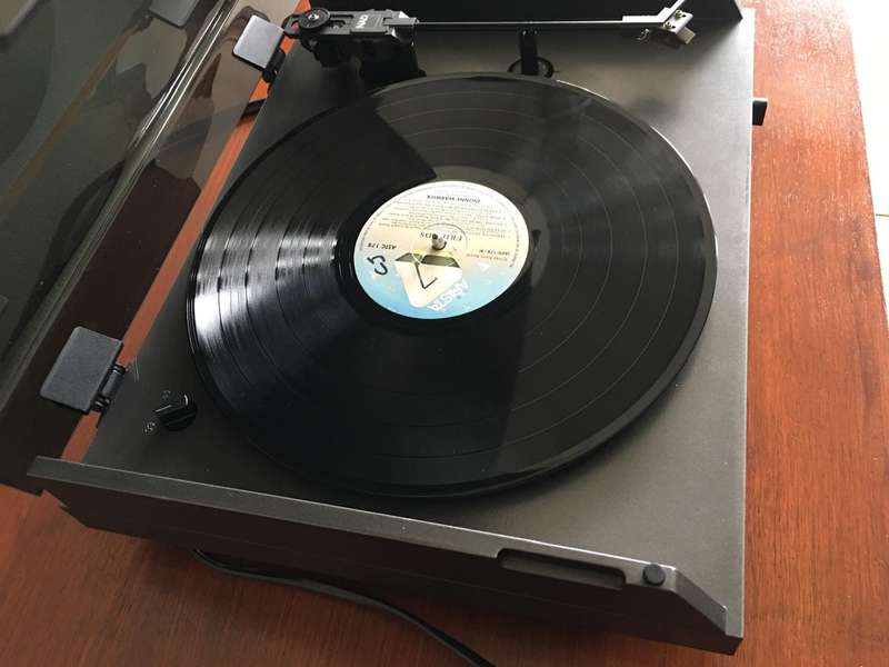 NAD 5120 Turntable