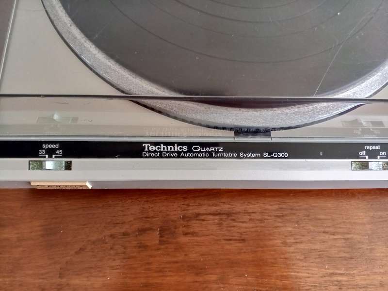 Technics SL-Q300 Automatic Drive Turntable