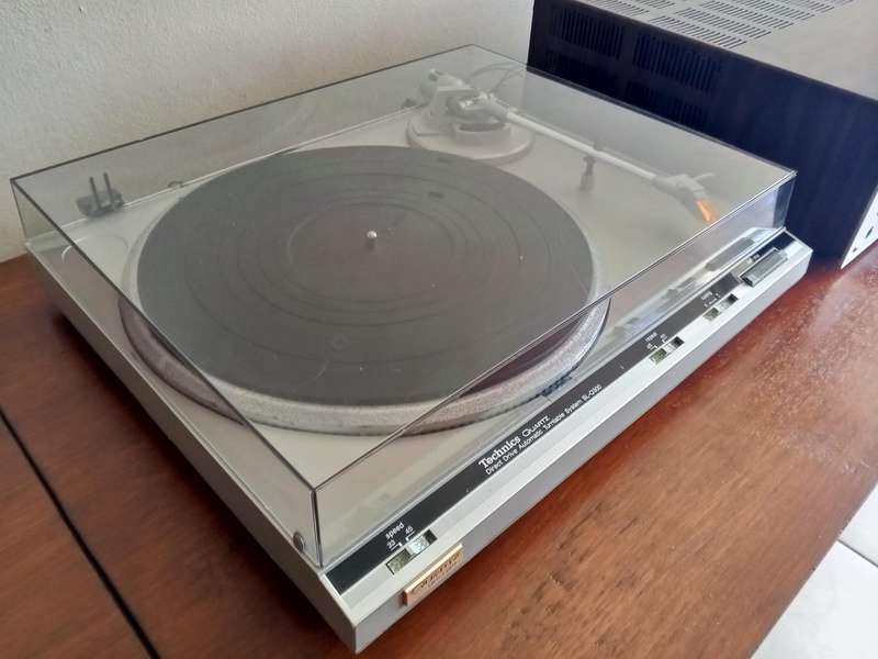 Technics SL-Q300 Automatic Drive Turntable