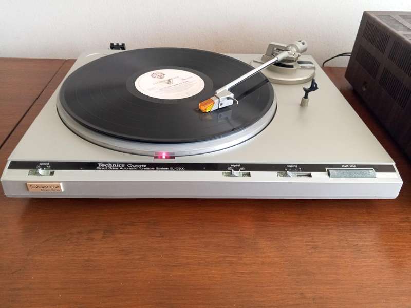 Technics SL-Q300 Automatic Drive Turntable