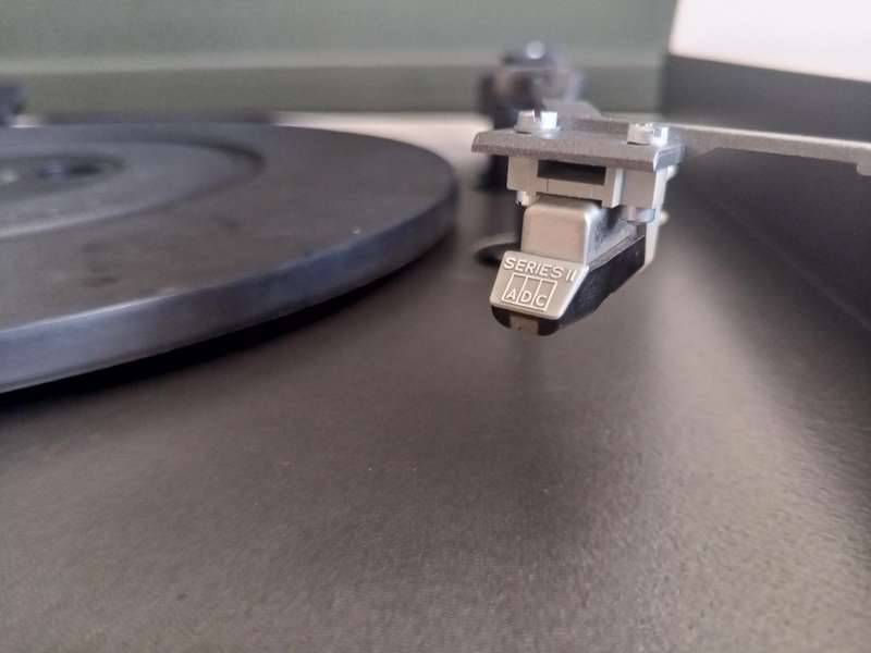 NAD 5120 Belt Drive Turntable