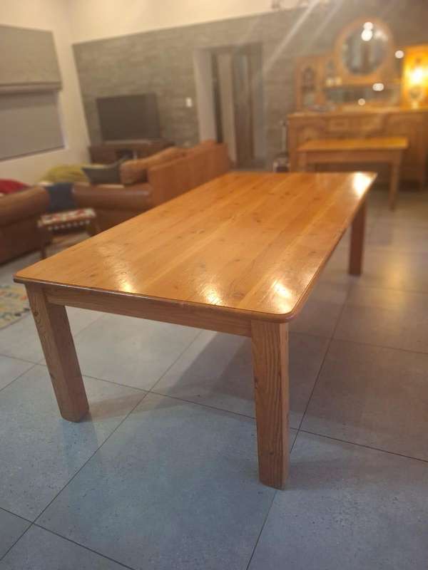 8 Seater Oregon Pine table with chairs