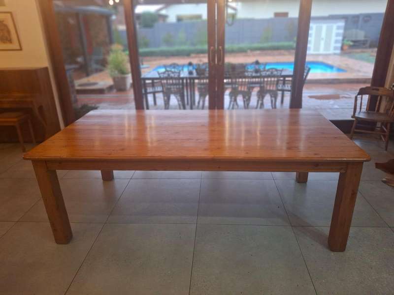 8 Seater Oregon Pine table with chairs