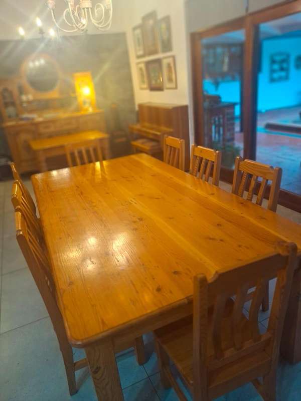 8 Seater Oregon Pine table with chairs